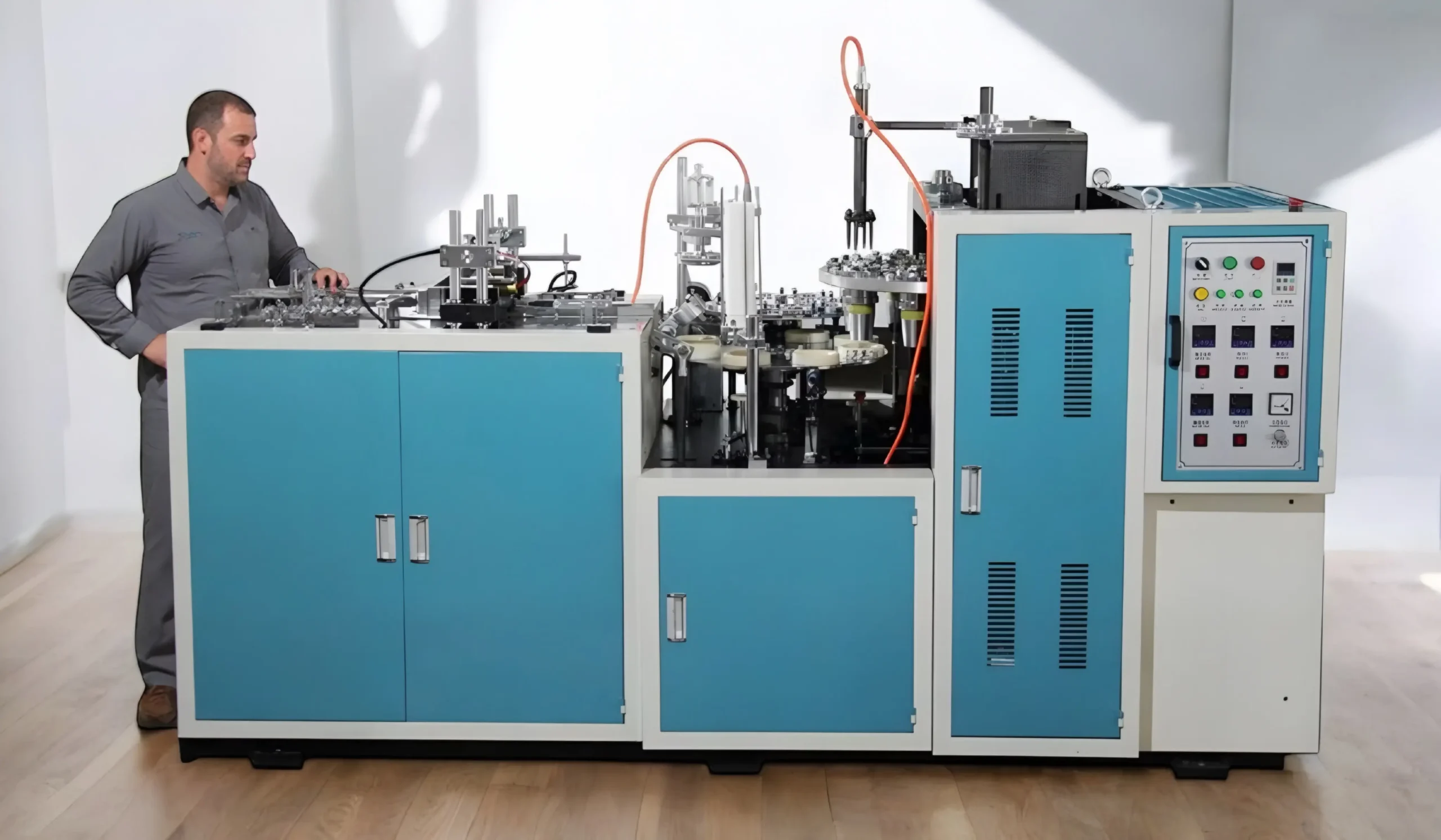 دستگاه تولید لیوان کاغذی داکیو